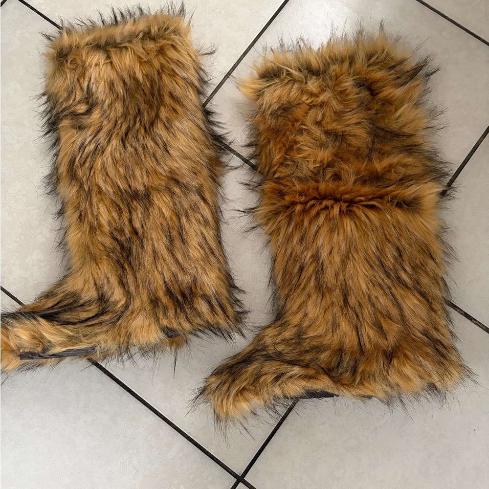 Faux Fur Leg Warmers in Brown and Black
